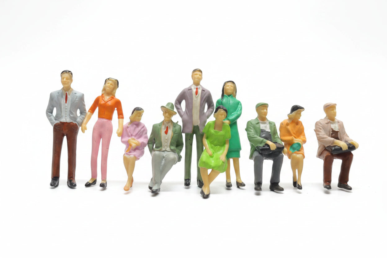 👥 1:50 Scale Painted Miniature People Figures